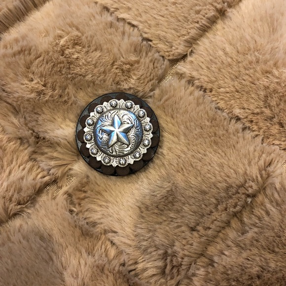 Accessories - Western silver concho pop socket